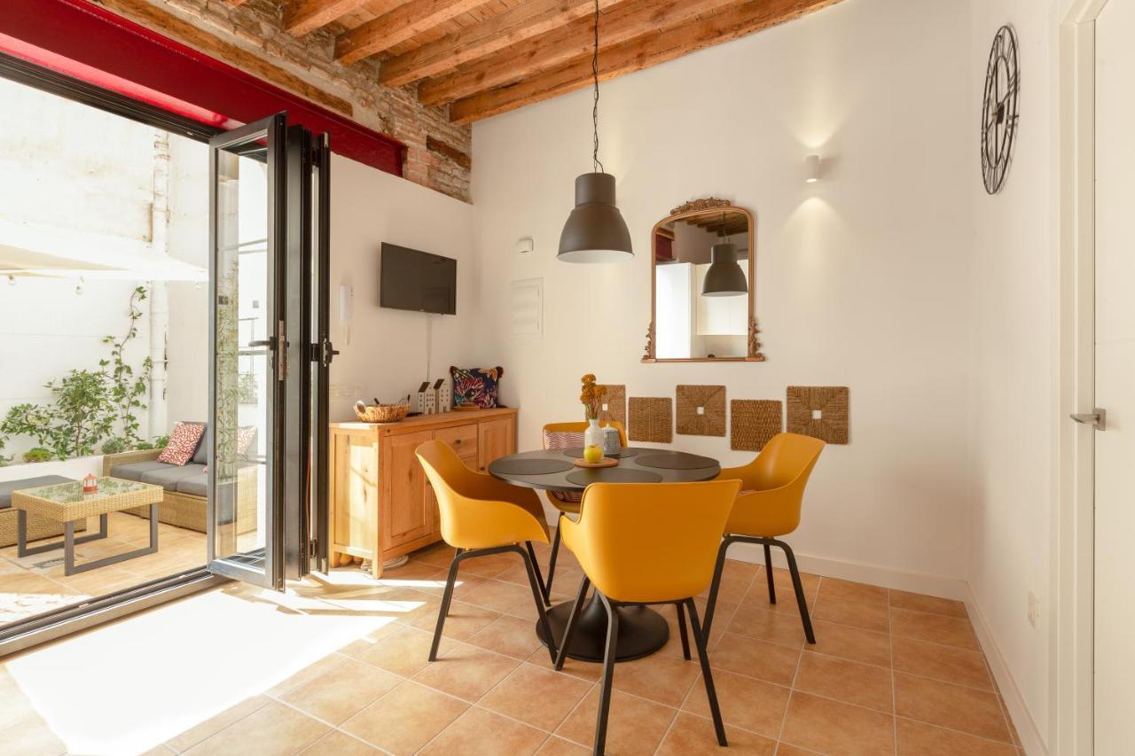 Precioso Apartamento Con Patio Y Dos Habitaciones En El Barrio De Picasso Málaga Exteriör bild