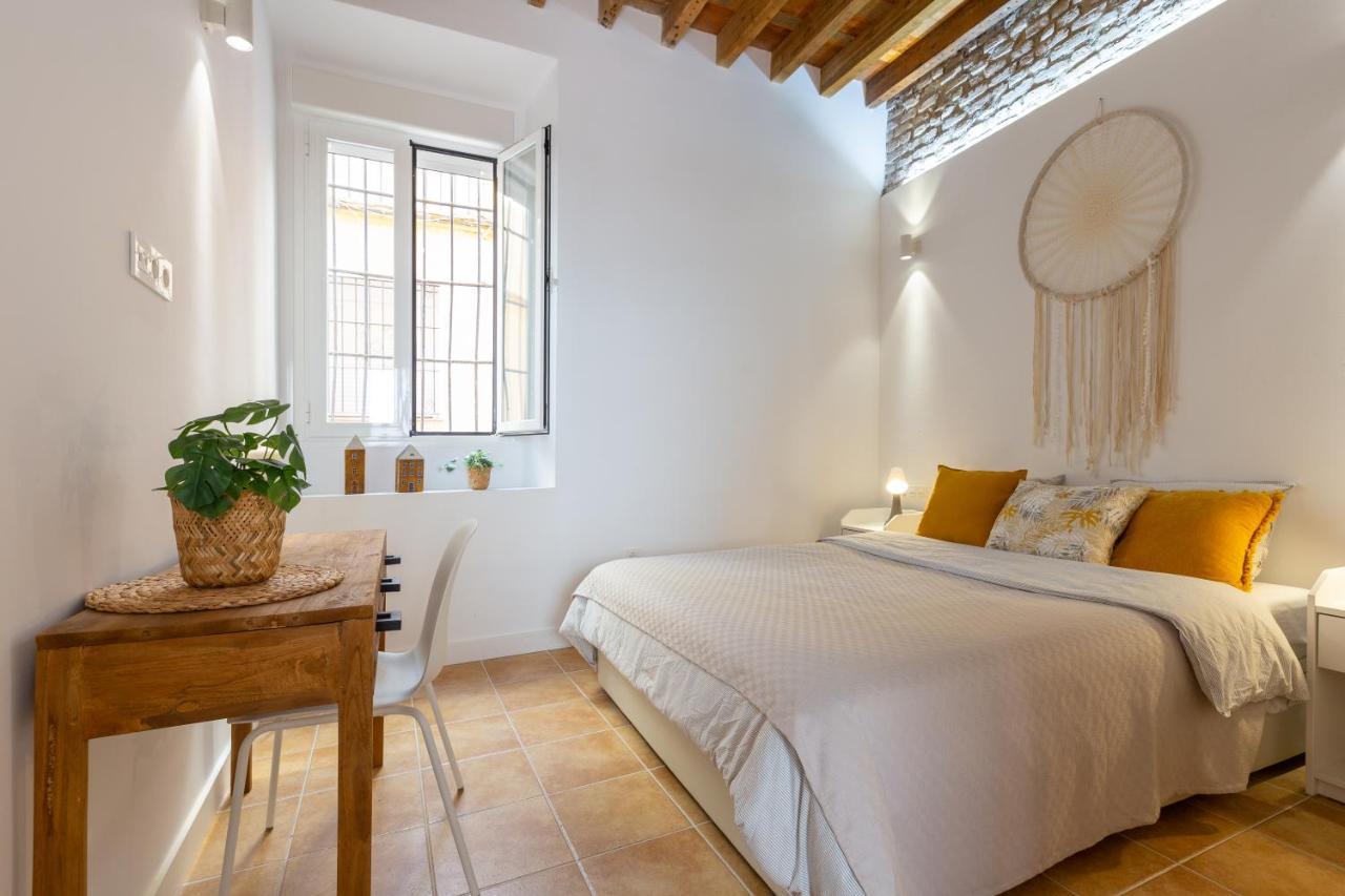 Precioso Apartamento Con Patio Y Dos Habitaciones En El Barrio De Picasso Málaga Exteriör bild