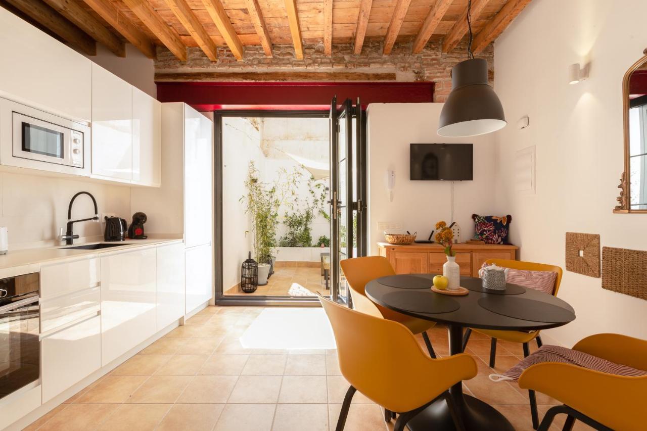 Precioso Apartamento Con Patio Y Dos Habitaciones En El Barrio De Picasso Málaga Exteriör bild