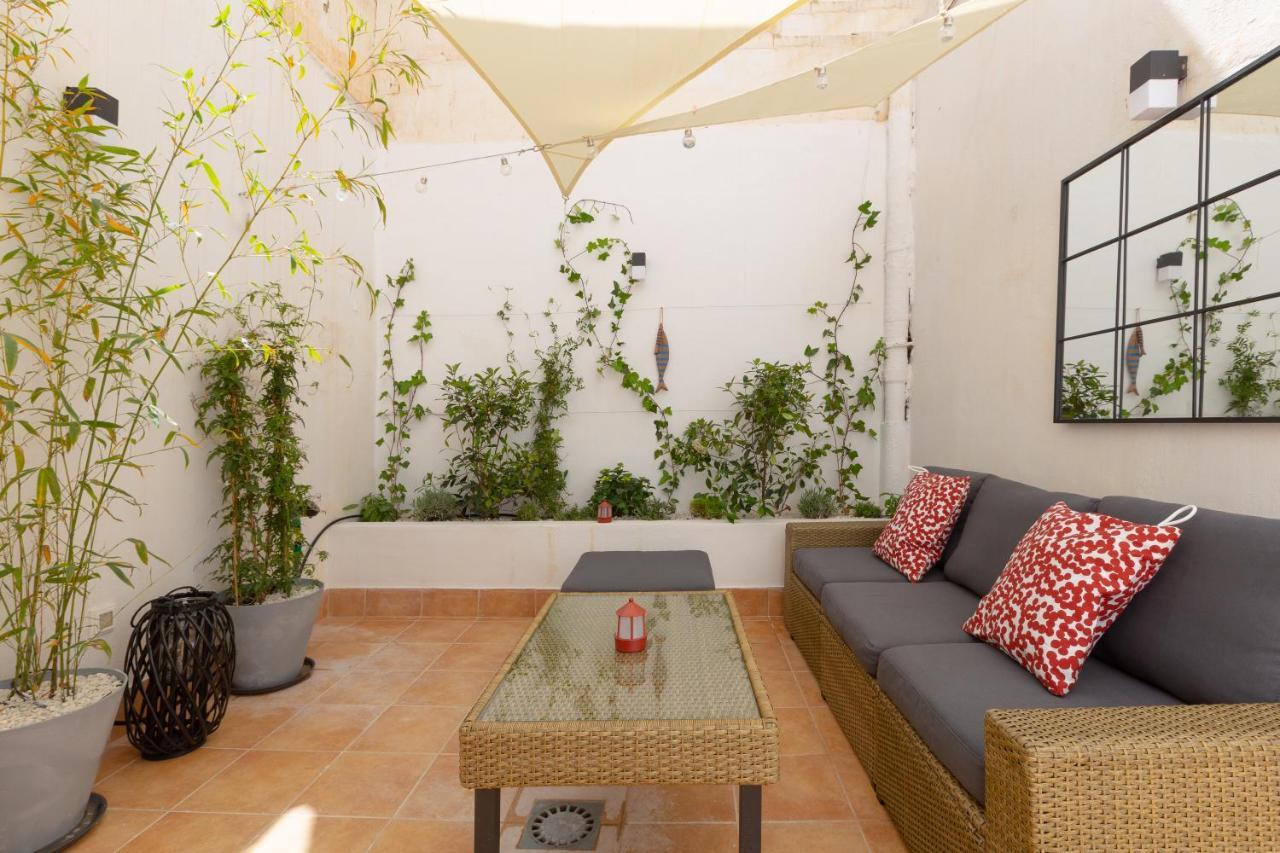 Precioso Apartamento Con Patio Y Dos Habitaciones En El Barrio De Picasso Málaga Exteriör bild