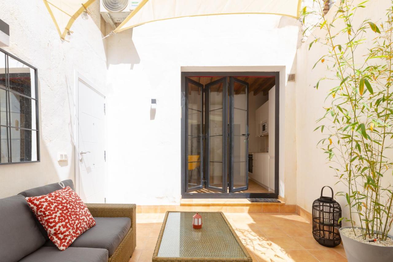 Precioso Apartamento Con Patio Y Dos Habitaciones En El Barrio De Picasso Málaga Exteriör bild