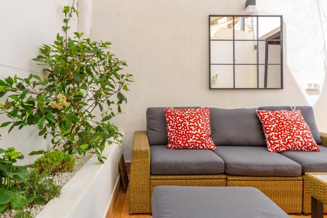 Precioso Apartamento Con Patio Y Dos Habitaciones En El Barrio De Picasso Málaga Exteriör bild