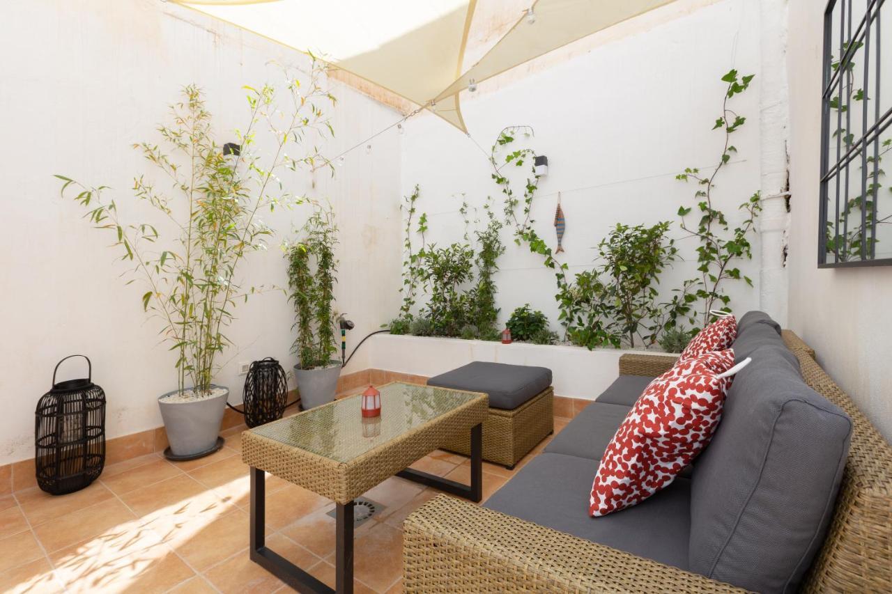 Precioso Apartamento Con Patio Y Dos Habitaciones En El Barrio De Picasso Málaga Exteriör bild